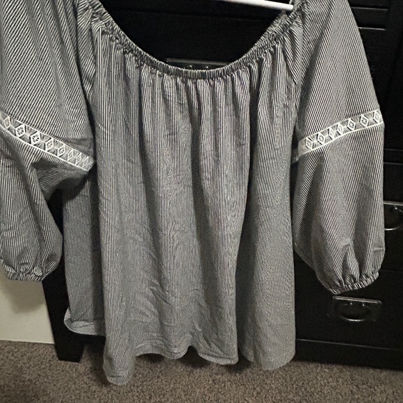 Blouse.never worn - Picture 1 of 1